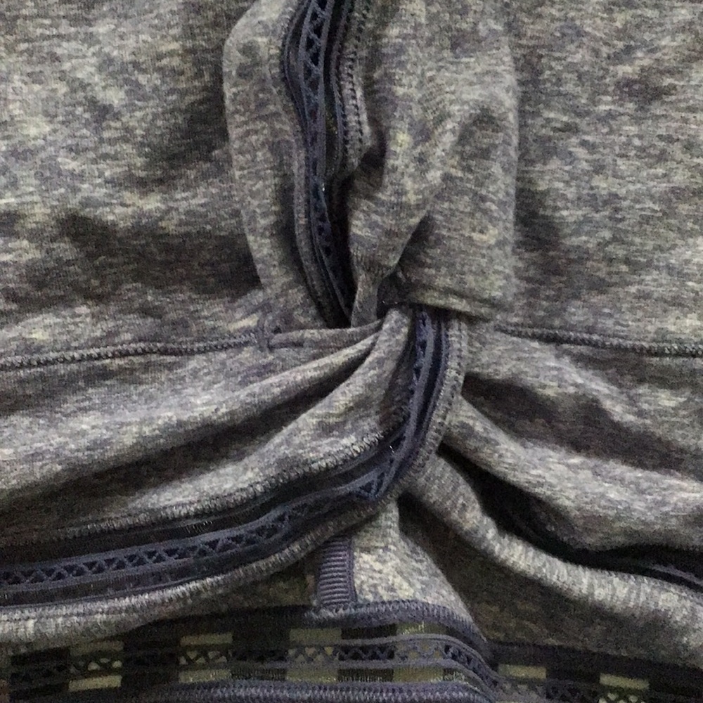 ivivva wrap jacket/ sweatshirt from lululmeon - Picture 4 of 5